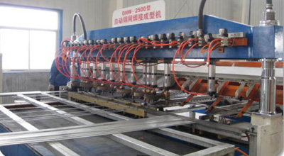 自動(dòng)網(wǎng)片焊接機(jī)
